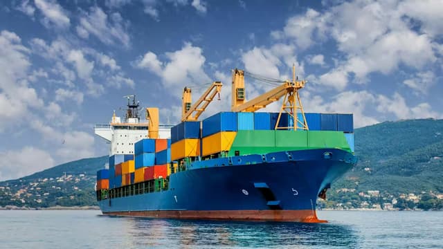 Trumpova cla zasáhnou pneumatiky. Co to znamená pro české řidiče?